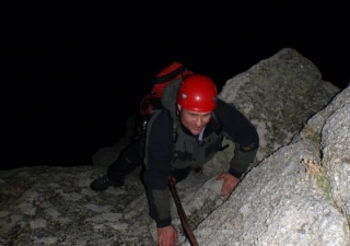  Escalada noturna emocionante 
